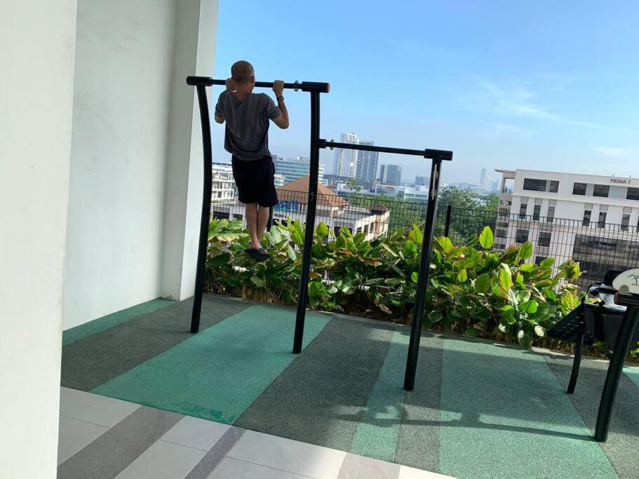 Stylish Romantic Couples Getaway - Netflix&Relax 7 Cyberjaya Exterior photo