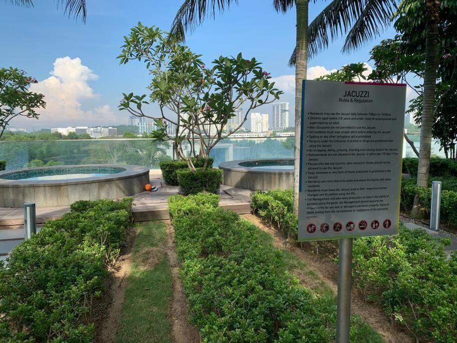 Stylish Romantic Couples Getaway - Netflix&Relax 7 Cyberjaya Exterior photo